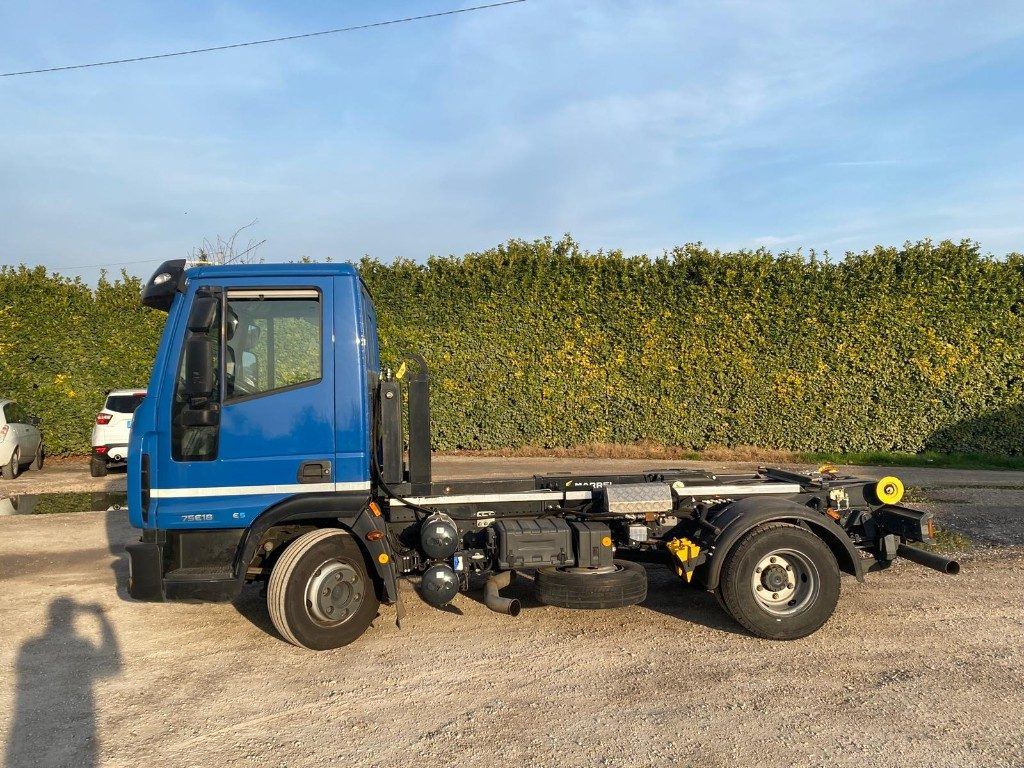 IVECO EUROCARGO 75E18 SCARRABILE - Hook-lift sunkvežimis: foto 3 IVECO EUROCARGO 75E18 SCARRABILE - Hook-lift sunkvežimis: foto 3