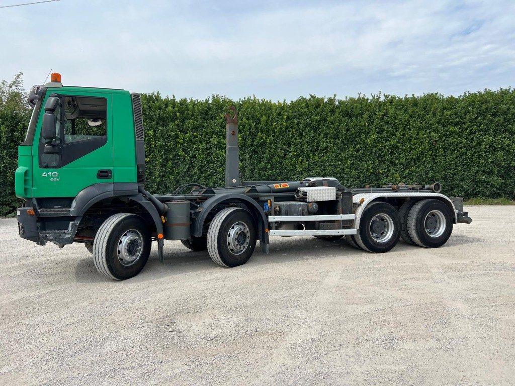 IVECO TRAKKER AD340T41 SCARRABILE - Hook-lift sunkvežimis: foto 3 IVECO TRAKKER AD340T41 SCARRABILE - Hook-lift sunkvežimis: foto 3