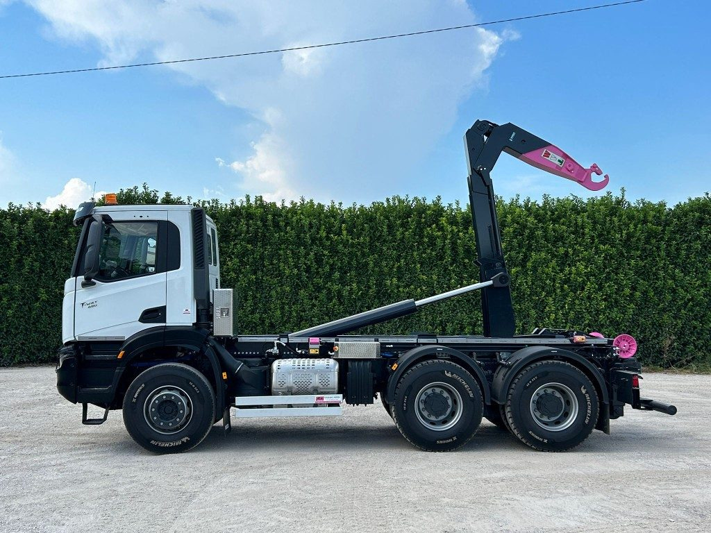 IVECO TRAKKER T-WAY AD380T NUOVO SCARRABILE - Hook-lift sunkvežimis: foto 2 IVECO TRAKKER T-WAY AD380T NUOVO SCARRABILE - Hook-lift sunkvežimis: foto 2