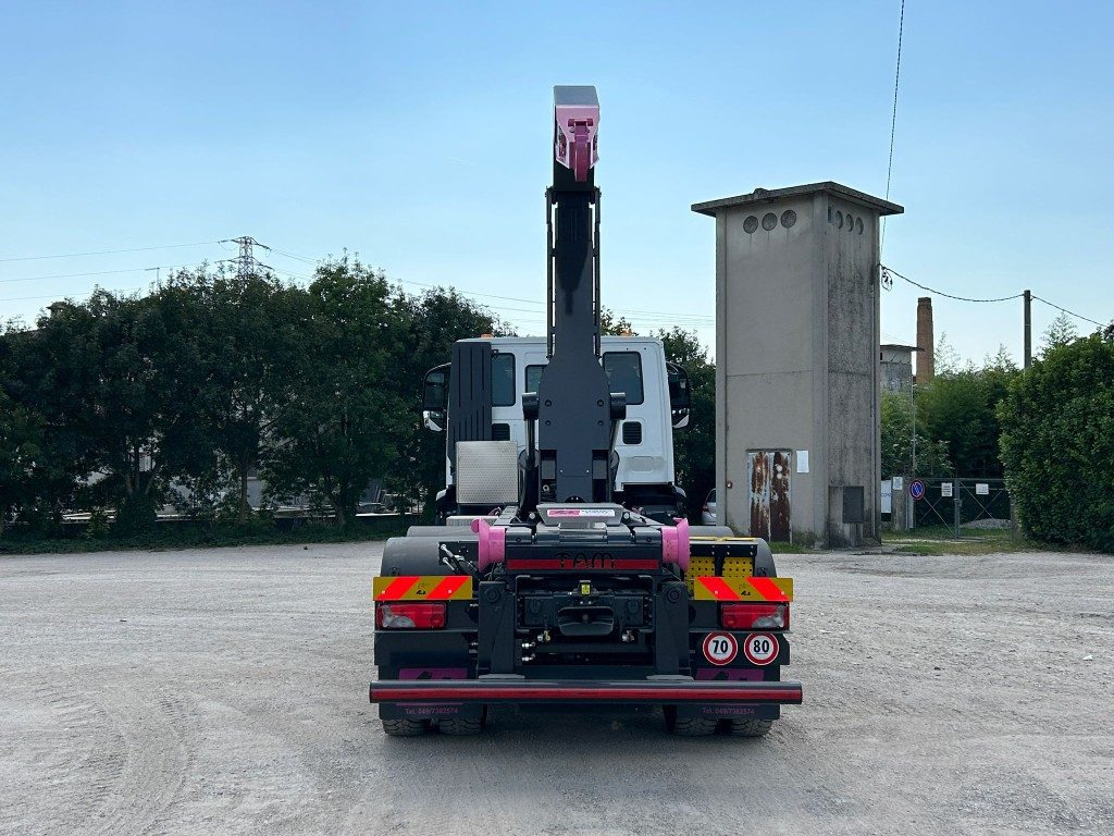 IVECO TRAKKER T-WAY AD380T NUOVO SCARRABILE - Hook-lift sunkvežimis: foto 4 IVECO TRAKKER T-WAY AD380T NUOVO SCARRABILE - Hook-lift sunkvežimis: foto 4