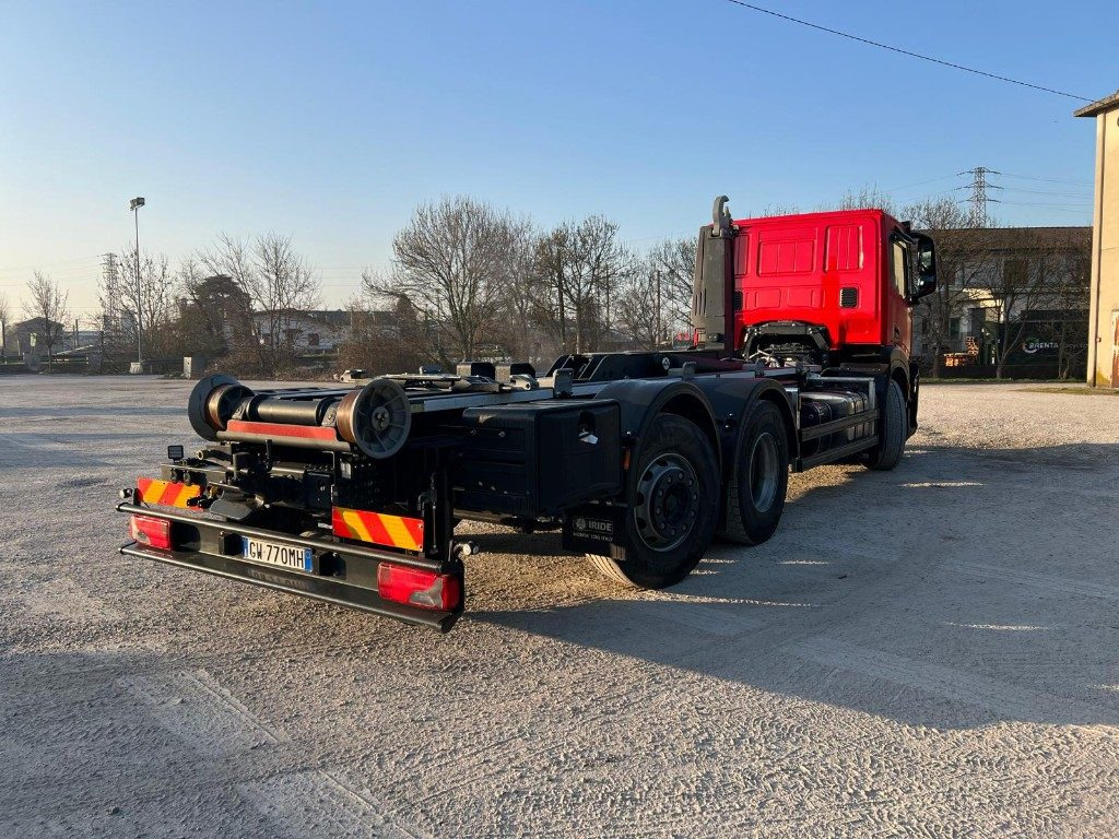 IVECO X-WAY AD260 NUOVO TARGATO SCARRABILE - Hook-lift sunkvežimis: foto 4 IVECO X-WAY AD260 NUOVO TARGATO SCARRABILE - Hook-lift sunkvežimis: foto 4