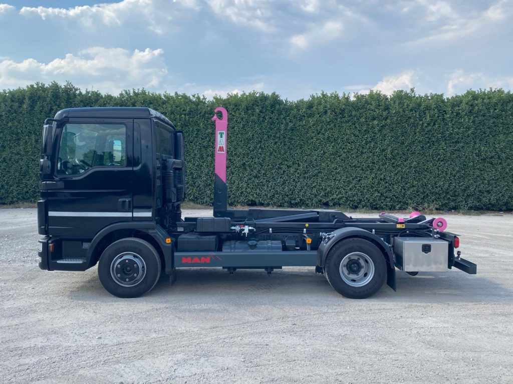 MAN TGL 12.220 CON SCARRABILE NUOVO - Hook-lift sunkvežimis: foto 3 MAN TGL 12.220 CON SCARRABILE NUOVO - Hook-lift sunkvežimis: foto 3