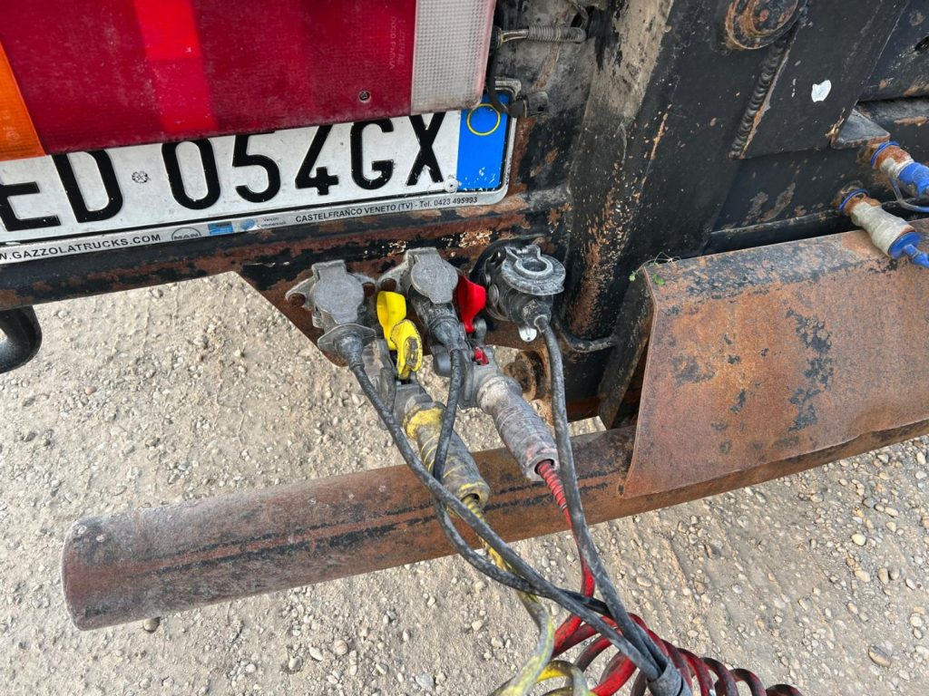 MAN TGX 26.440 SCARRABILE CON GRU - Hook-lift sunkvežimis: foto 5 MAN TGX 26.440 SCARRABILE CON GRU - Hook-lift sunkvežimis: foto 5