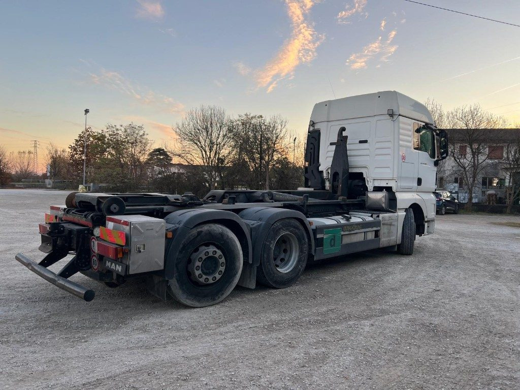 MAN TGX 26.480 USATO SCARRABILE - Hook-lift sunkvežimis: foto 2 MAN TGX 26.480 USATO SCARRABILE - Hook-lift sunkvežimis: foto 2