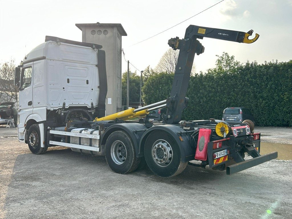MERCEDES ACTROS 25.51 SCARRABILE - Hook-lift sunkvežimis: foto 4 MERCEDES ACTROS 25.51 SCARRABILE - Hook-lift sunkvežimis: foto 4