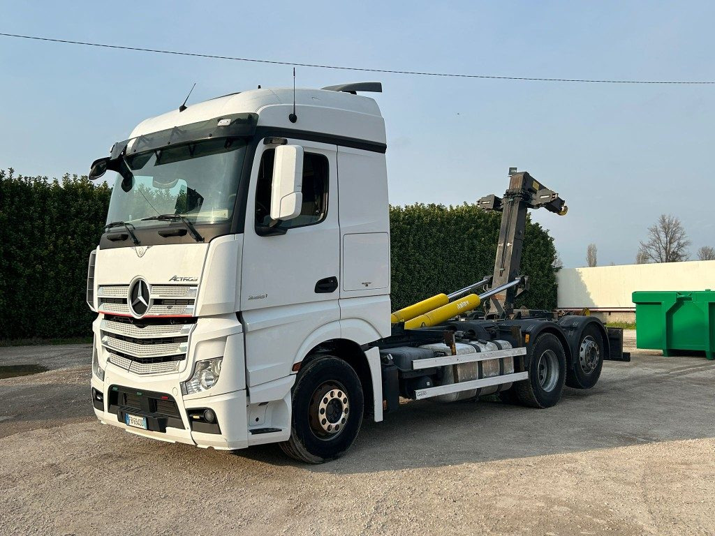 MERCEDES ACTROS 25.51 SCARRABILE - Hook-lift sunkvežimis: foto 1 MERCEDES ACTROS 25.51 SCARRABILE - Hook-lift sunkvežimis: foto 1