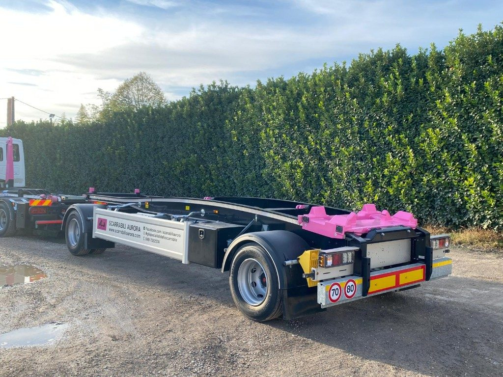 RIMORCHIO SCARRABILE IT RUNNER 20HN - Kablio/ Skip loader priekaba: foto 2 RIMORCHIO SCARRABILE IT RUNNER 20HN - Kablio/ Skip loader priekaba: foto 2