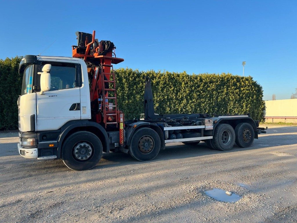 SCANIA CV R124 SCARRABILE CON GRU E POLIPO - Hook-lift sunkvežimis: foto 2 SCANIA CV R124 SCARRABILE CON GRU E POLIPO - Hook-lift sunkvežimis: foto 2