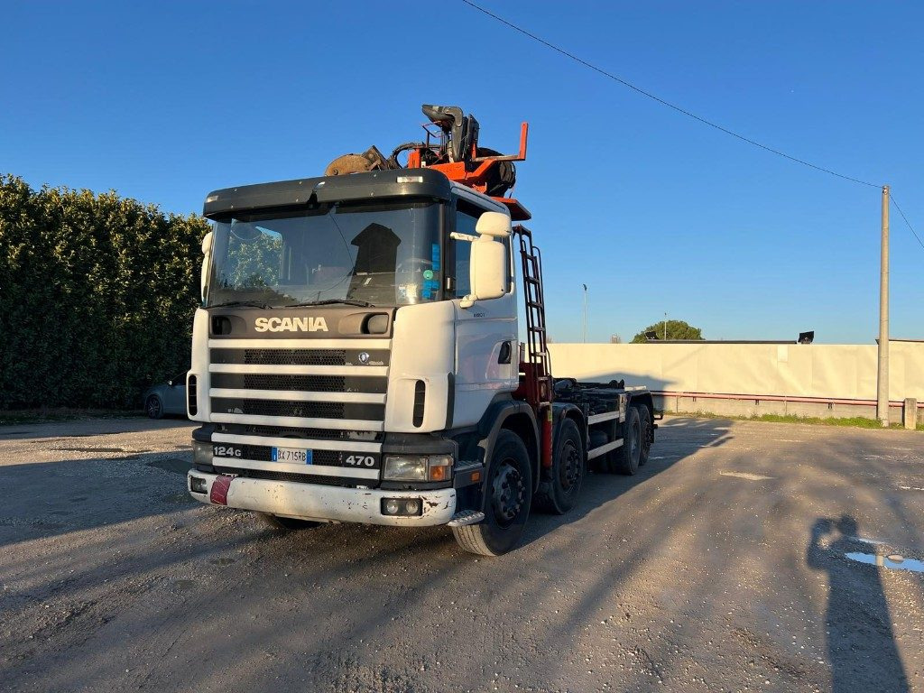 SCANIA CV R124 SCARRABILE CON GRU E POLIPO - Hook-lift sunkvežimis: foto 3 SCANIA CV R124 SCARRABILE CON GRU E POLIPO - Hook-lift sunkvežimis: foto 3