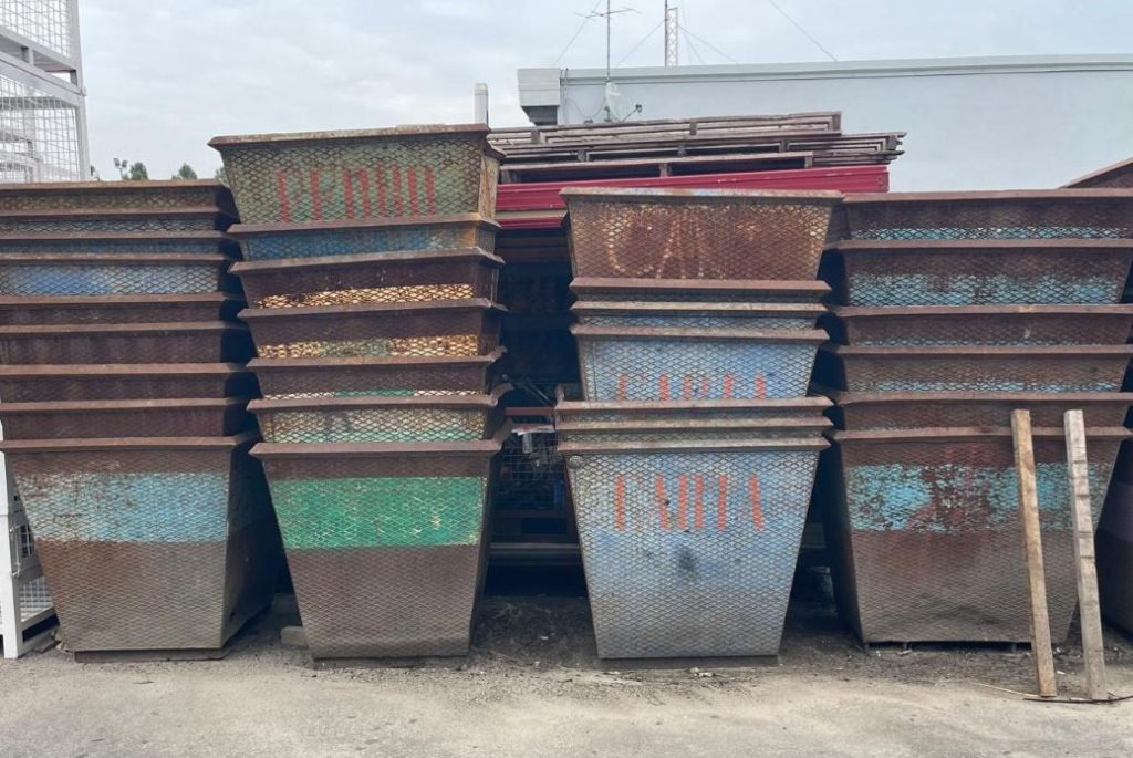 VASCHETTA USATA IN FERRO CON FODERI PER MULETTO - Užtraukiamas konteineris: foto 1 VASCHETTA USATA IN FERRO CON FODERI PER MULETTO - Užtraukiamas konteineris: foto 1