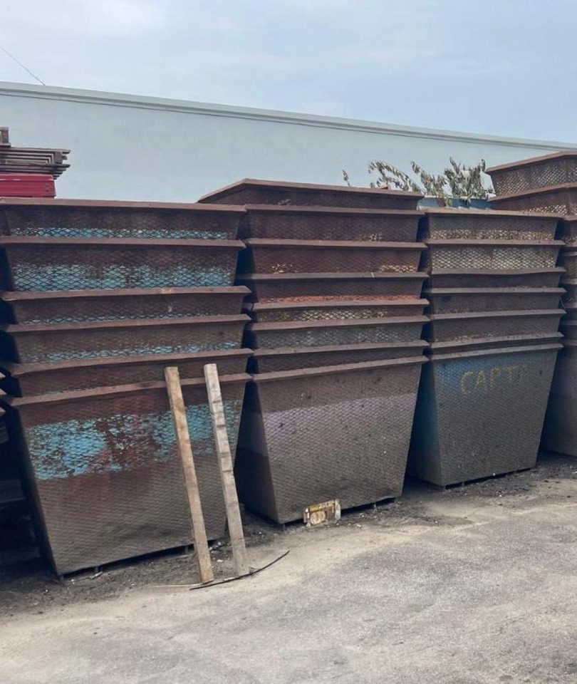 VASCHETTA USATA IN FERRO CON FODERI PER MULETTO - Užtraukiamas konteineris: foto 3 VASCHETTA USATA IN FERRO CON FODERI PER MULETTO - Užtraukiamas konteineris: foto 3