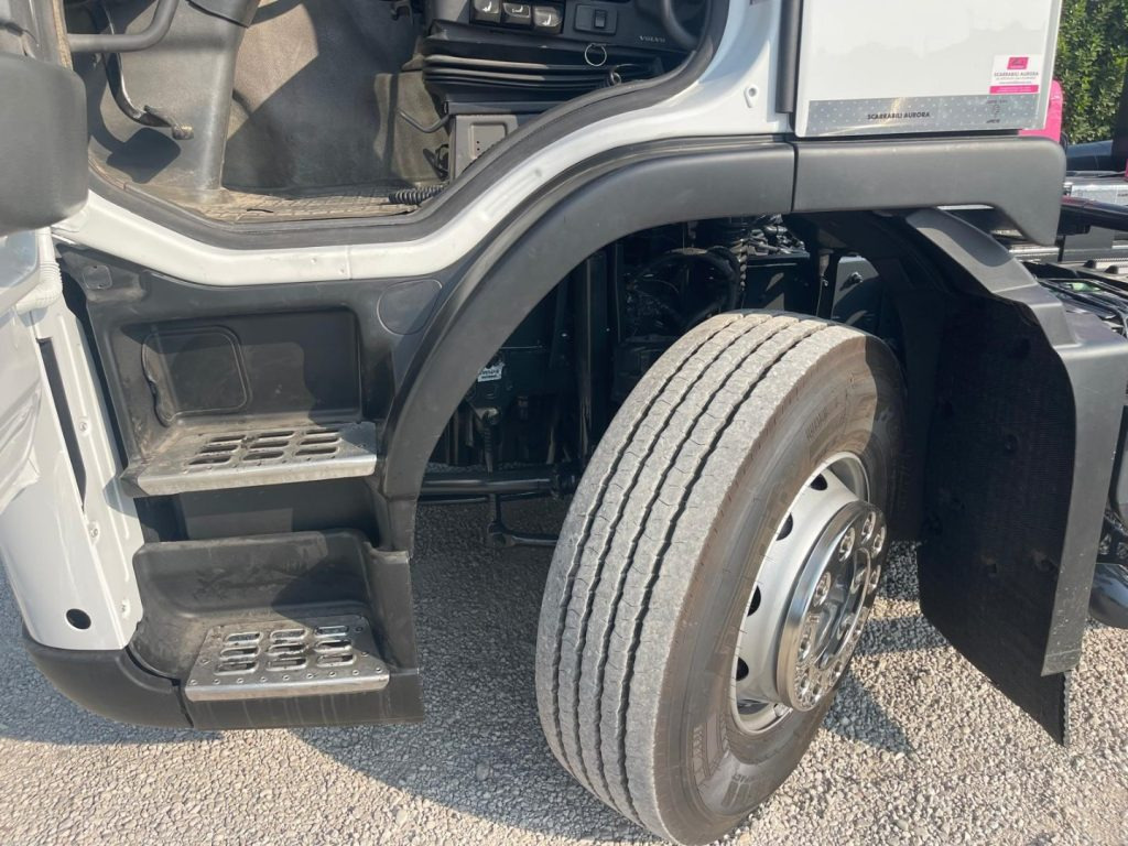 VOLVO FM9 SCARRABILE - Hook-lift sunkvežimis: foto 3 VOLVO FM9 SCARRABILE - Hook-lift sunkvežimis: foto 3