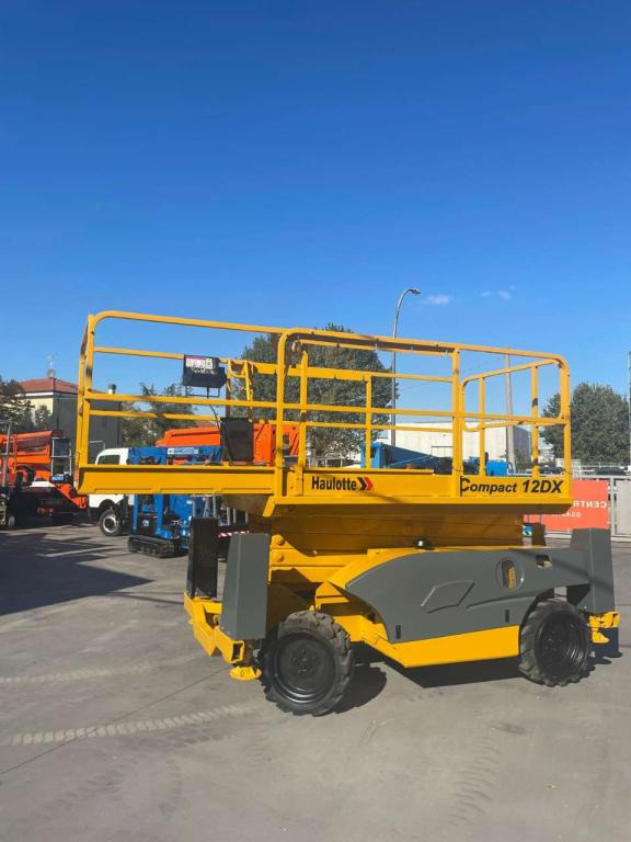 Haulotte COMPACT 12DX - Žirklinis keltuvas: foto 1 Haulotte COMPACT 12DX - Žirklinis keltuvas: foto 1