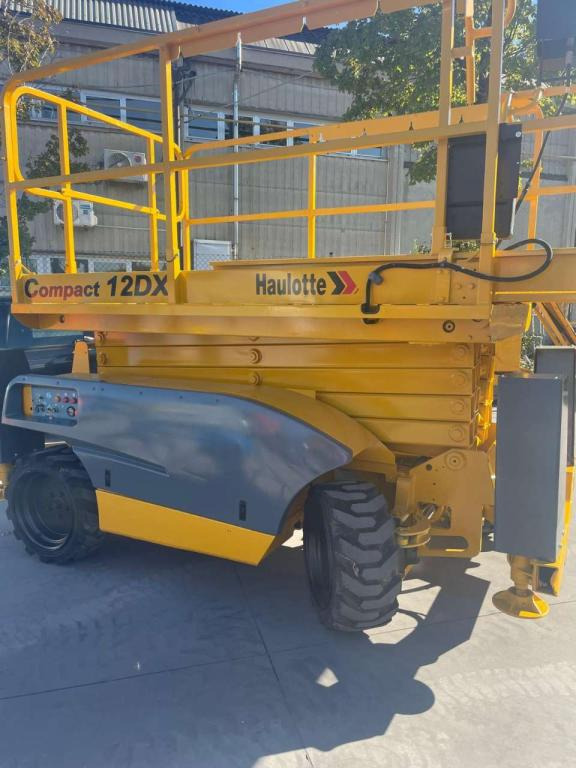 Haulotte COMPACT 12DX - Žirklinis keltuvas: foto 3 Haulotte COMPACT 12DX - Žirklinis keltuvas: foto 3