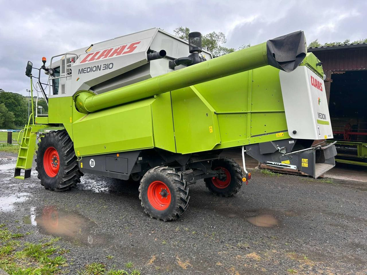 CLAAS Medion 310 - Derliaus nuėmimo kombainas: foto 2 CLAAS Medion 310 - Derliaus nuėmimo kombainas: foto 2