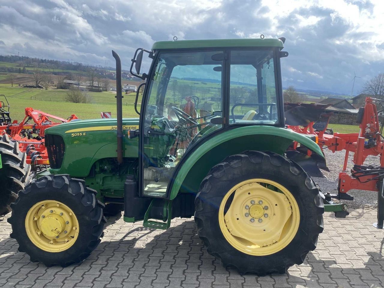 John Deere 5055E - Traktorius: foto 3 John Deere 5055E - Traktorius: foto 3