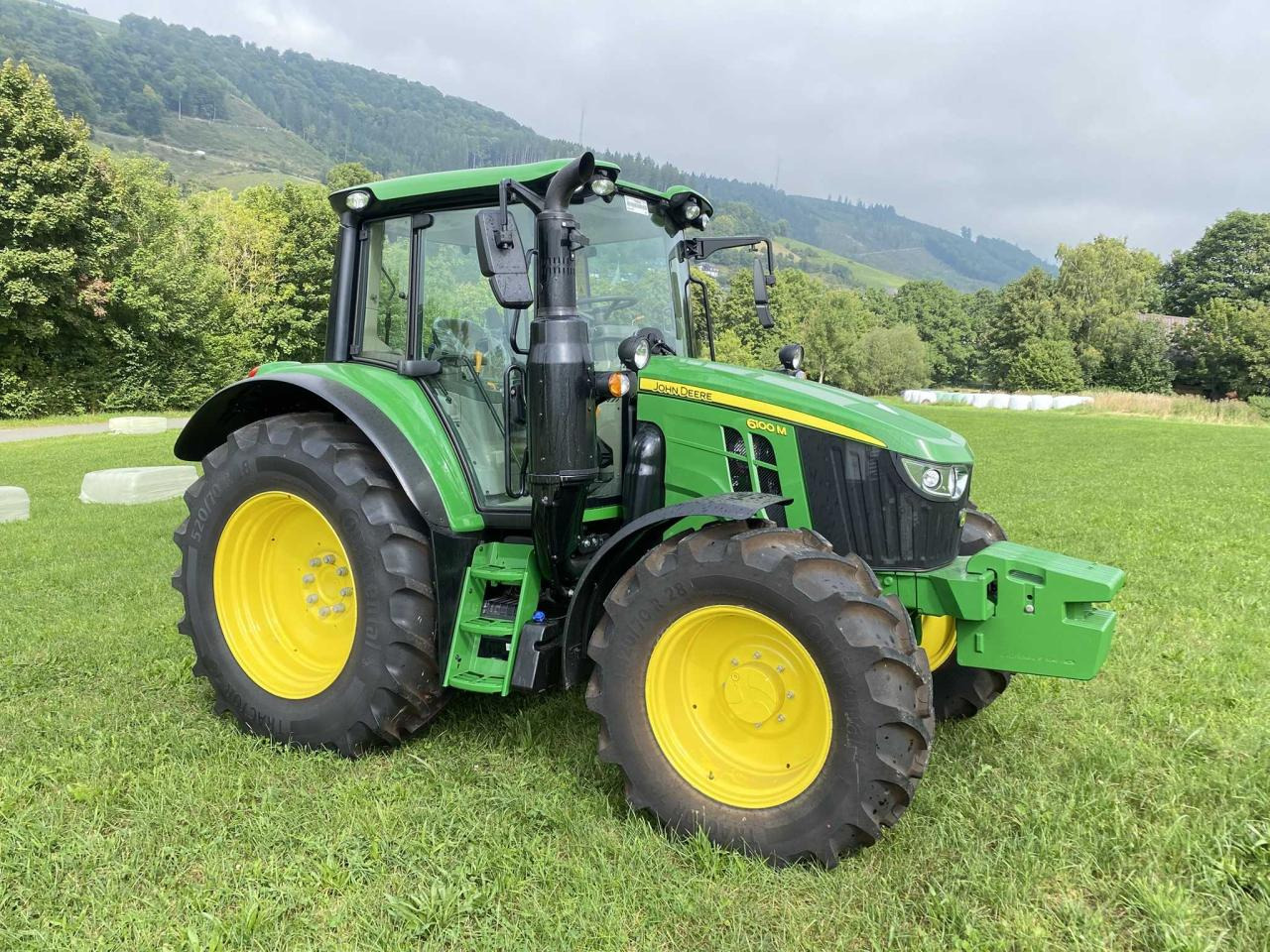 John Deere 6100 M AutoQuadEco - Traktorius: foto 1 John Deere 6100 M AutoQuadEco - Traktorius: foto 1