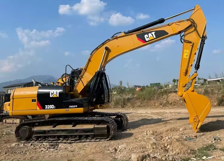 CATERPILLAR Crawler excavator Used excavator cat320 Japan brand Used CAT 320 Excavator Caterpillar 320D Crawler Excavator CAT320 used digger for sale - Vikšrinis ekskavatorius: foto 4 CATERPILLAR Crawler excavator Used excavator cat320 Japan brand Used CAT 320 Excavator Caterpillar 320D Crawler Excavator CAT320 used digger for sale - Vikšrinis ekskavatorius: foto 4