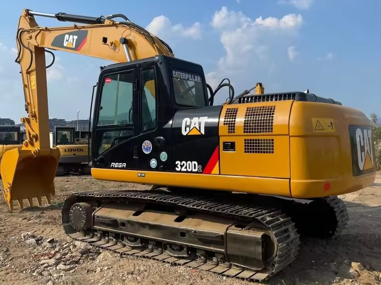 CATERPILLAR Crawler excavator Used excavator cat320 Japan brand Used CAT 320 Excavator Caterpillar 320D Crawler Excavator CAT320 used digger for sale - Vikšrinis ekskavatorius: foto 3 CATERPILLAR Crawler excavator Used excavator cat320 Japan brand Used CAT 320 Excavator Caterpillar 320D Crawler Excavator CAT320 used digger for sale - Vikšrinis ekskavatorius: foto 3