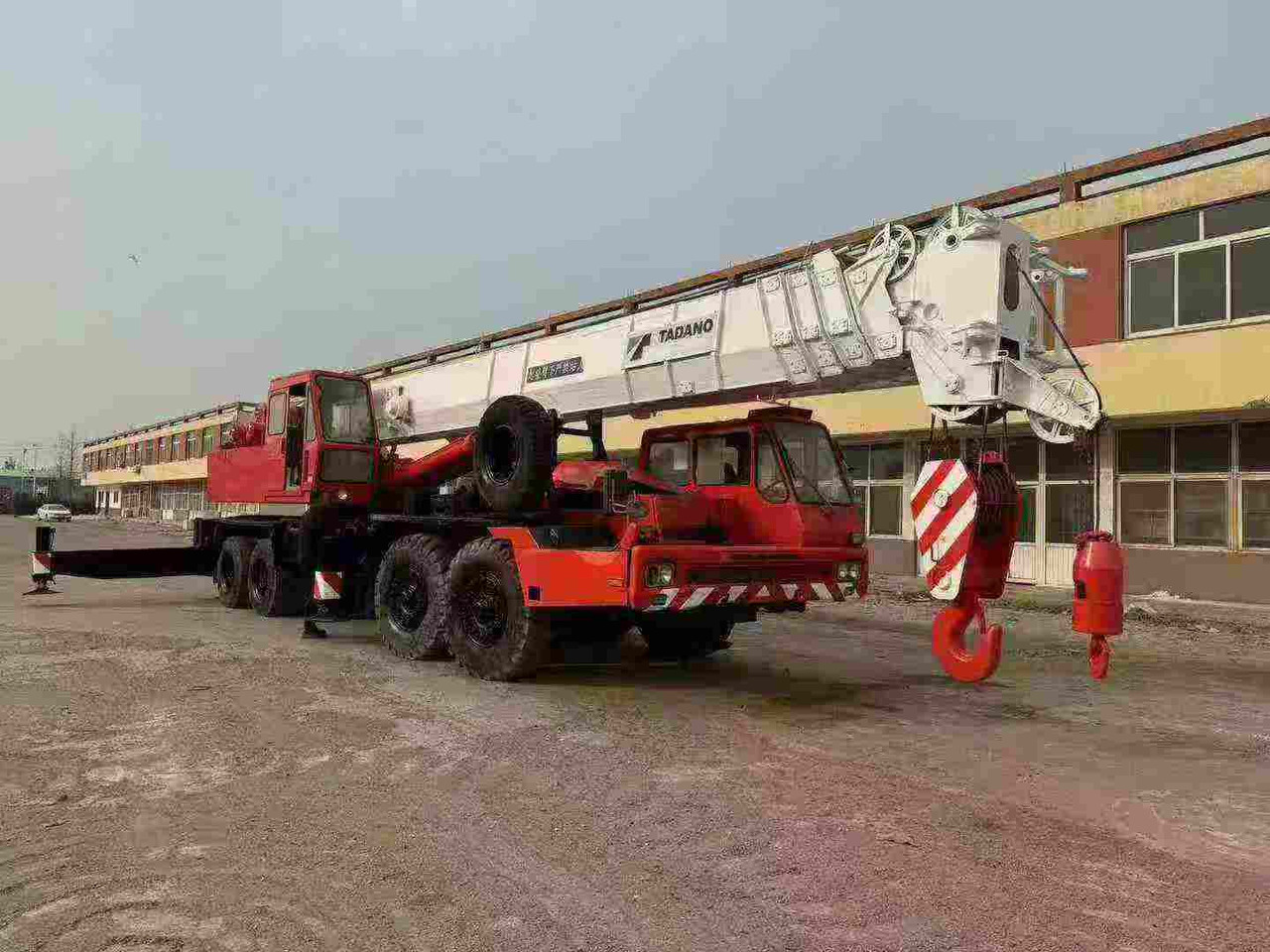 TADANO TG700E TG500E TL300E TL250E TG1000E 25ton 30ton 50ton 70ton 100ton - Autokranas: foto 1 TADANO TG700E TG500E TL300E TL250E TG1000E 25ton 30ton 50ton 70ton 100ton - Autokranas: foto 1