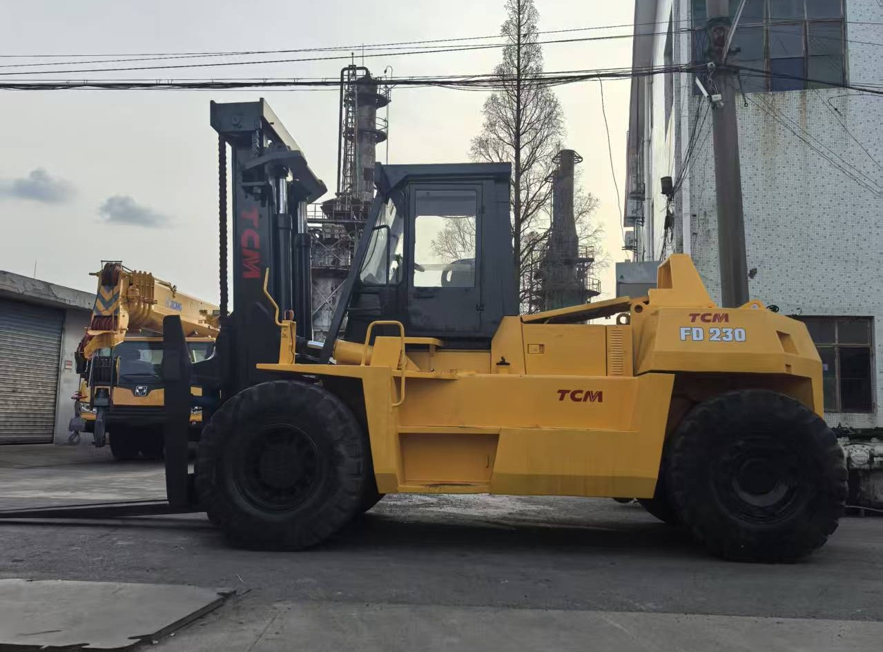 TCM FD230 23ton 25 ton FD250 FD200 FD160 15 ton 16 ton diesel forklift - Dyzelinis krautuvas: foto 2 TCM FD230 23ton 25 ton FD250 FD200 FD160 15 ton 16 ton diesel forklift - Dyzelinis krautuvas: foto 2
