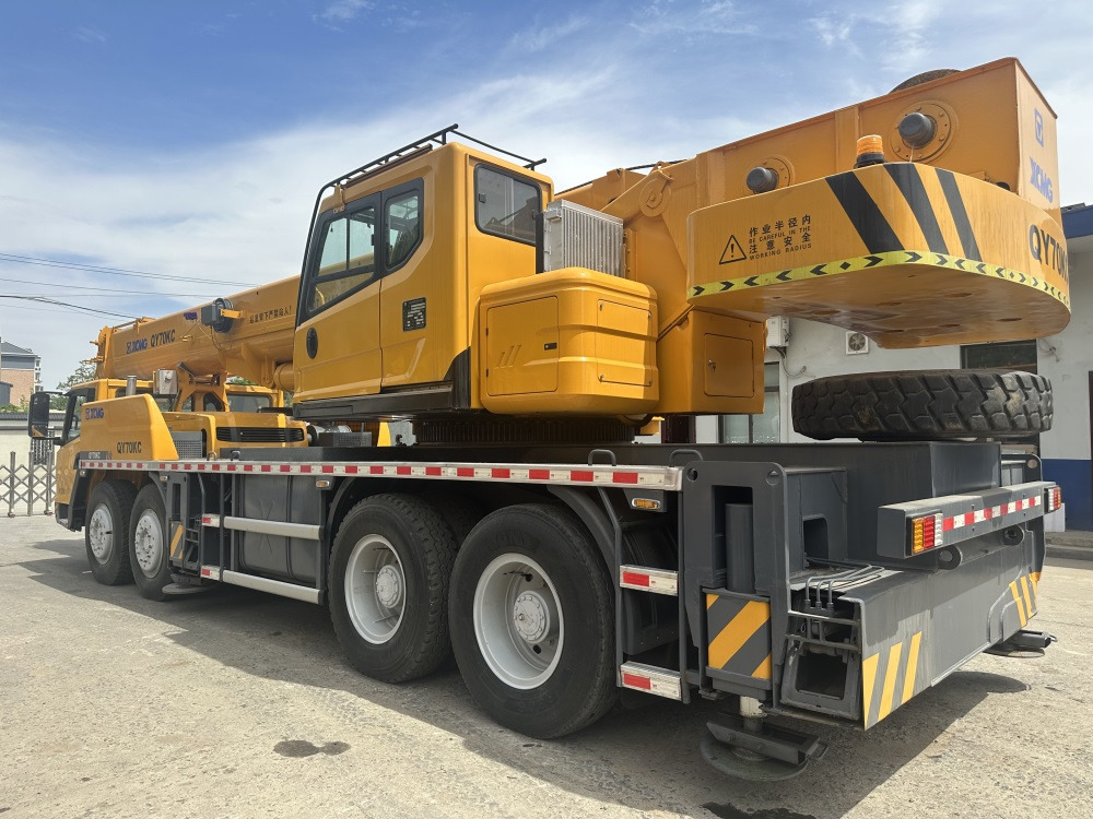 XCMG qy70kc xct75 qy75kc 70ton 75 ton 80 ton 85 ton 90 ton 100 ton 110 ton 130 ton truck crane - Autokranas: foto 3 XCMG qy70kc xct75 qy75kc 70ton 75 ton 80 ton 85 ton 90 ton 100 ton 110 ton 130 ton truck crane - Autokranas: foto 3