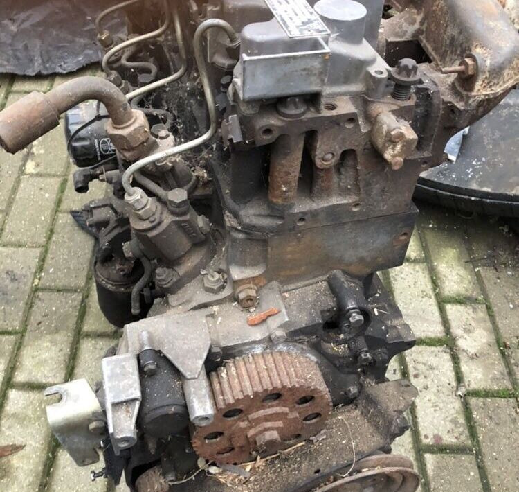 Deutz F4L1011F Kramer - Variklis - Ratinis krautuvas: foto 4 Deutz F4L1011F Kramer - Variklis - Ratinis krautuvas: foto 4