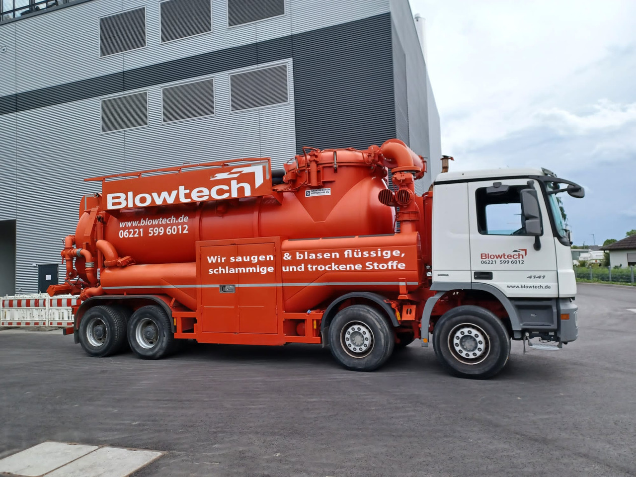 MERCEDES-BENZ Naaktgeboren Vacu-Press 8000 High-Lift V2A less km+hours! - Asenizatorius: foto 1 MERCEDES-BENZ Naaktgeboren Vacu-Press 8000 High-Lift V2A less km+hours! - Asenizatorius: foto 1