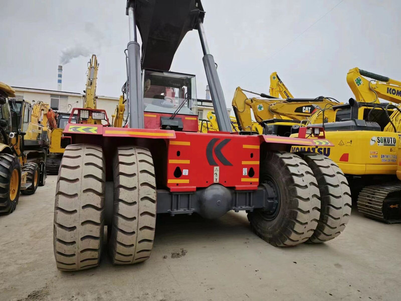 Kalmar DRF450 - Stelažų krautuvas: foto 5 Kalmar DRF450 - Stelažų krautuvas: foto 5