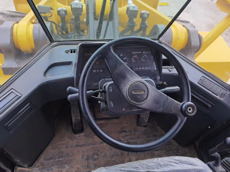 Komatsu WA470-3 - Ratinis krautuvas: foto 5 Komatsu WA470-3 - Ratinis krautuvas: foto 5