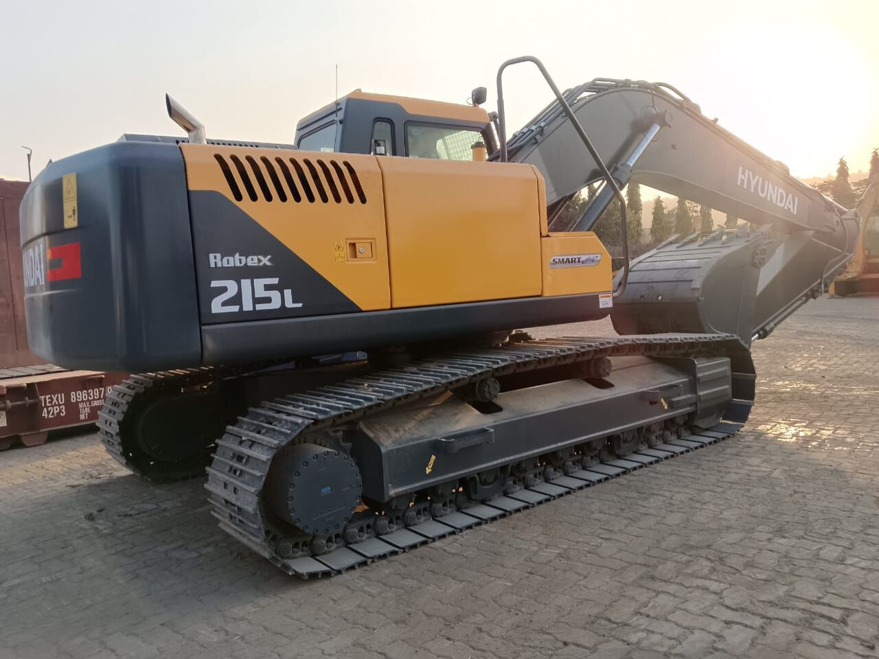 New Hyundai R215L tracked excavator - Vikšrinis ekskavatorius: foto 1 New Hyundai R215L tracked excavator - Vikšrinis ekskavatorius: foto 1