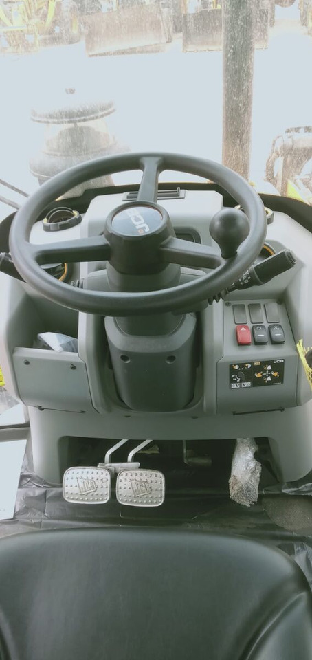 New JCB 3CX backhoe loader - Ekskavatorius-krautuvas: foto 4 New JCB 3CX backhoe loader - Ekskavatorius-krautuvas: foto 4