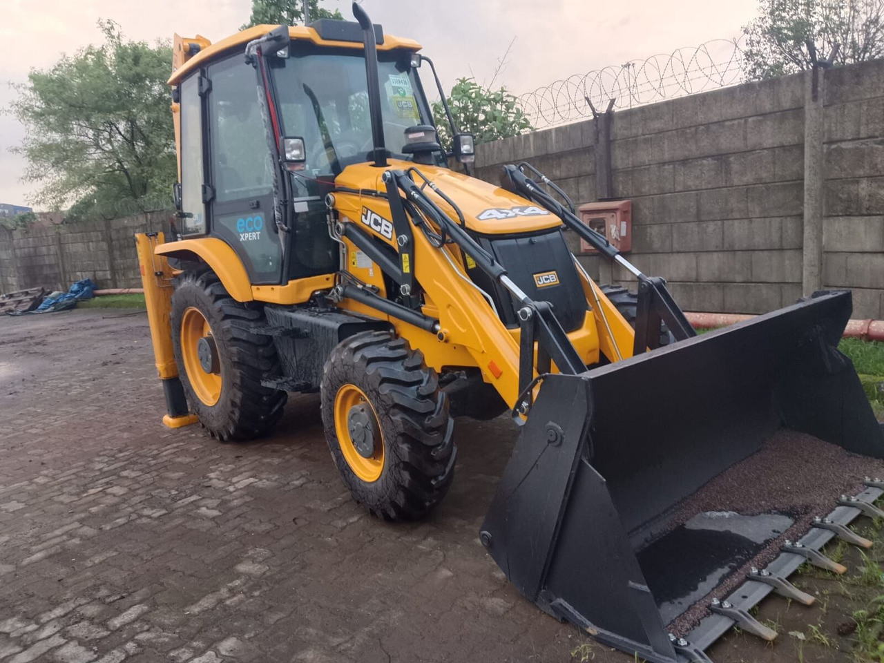 New JCB 3DX backhoe loader - Ekskavatorius-krautuvas: foto 2 New JCB 3DX backhoe loader - Ekskavatorius-krautuvas: foto 2