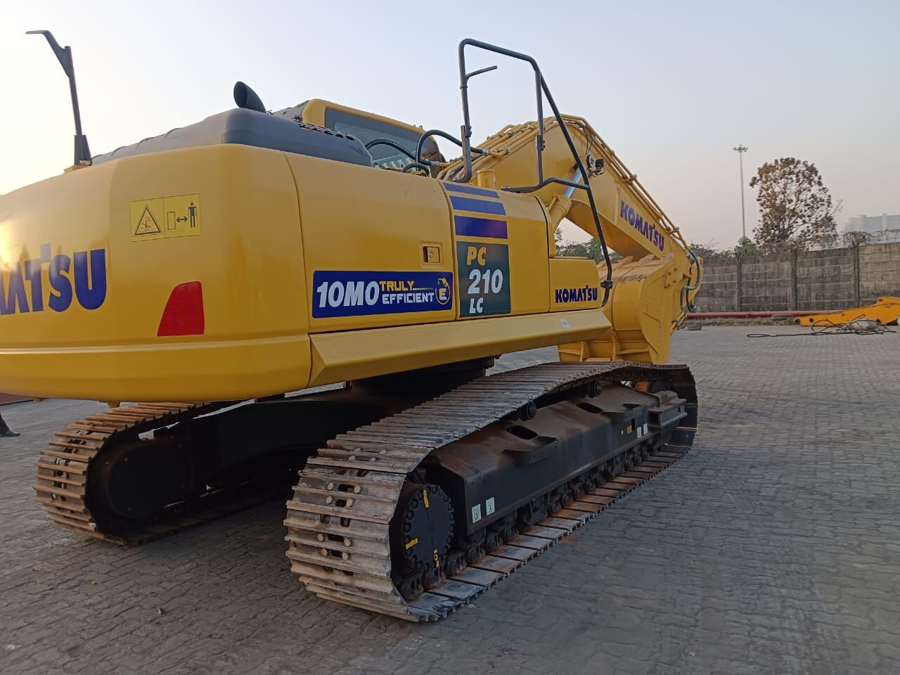 New Komatsu PC210 tracked excavator - Vikšrinis ekskavatorius: foto 2 New Komatsu PC210 tracked excavator - Vikšrinis ekskavatorius: foto 2