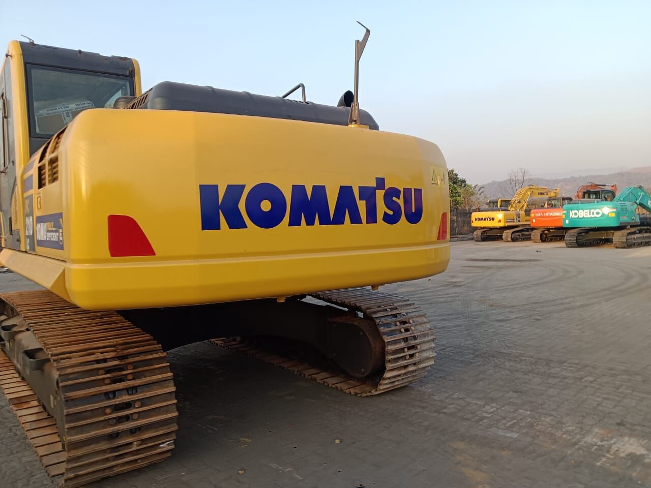 New Komatsu PC210 tracked excavator - Vikšrinis ekskavatorius: foto 3 New Komatsu PC210 tracked excavator - Vikšrinis ekskavatorius: foto 3
