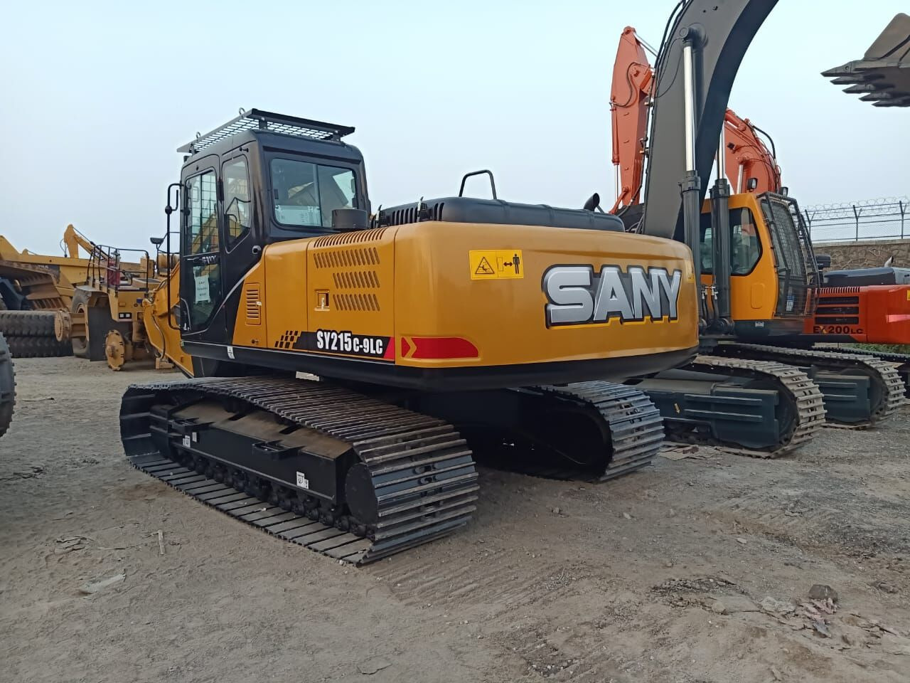 New Sany SY 215 MITSUBISHI ENGINE tracked excavator - Vikšrinis ekskavatorius: foto 1 New Sany SY 215 MITSUBISHI ENGINE tracked excavator - Vikšrinis ekskavatorius: foto 1