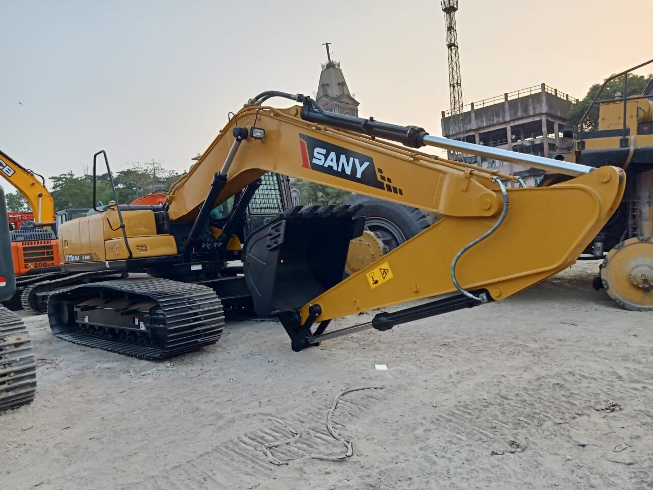 New Sany SY 215 MITSUBISHI ENGINE tracked excavator - Vikšrinis ekskavatorius: foto 4 New Sany SY 215 MITSUBISHI ENGINE tracked excavator - Vikšrinis ekskavatorius: foto 4