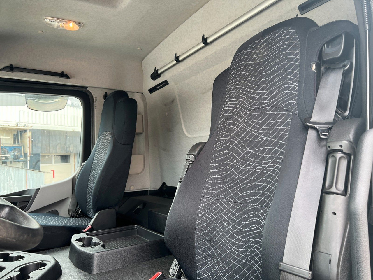 Refrižeratorius sunkvežimis Mercedes-Benz Antos 1833 Kühlkoff LBW | Standheizung | Euro 6: foto 10