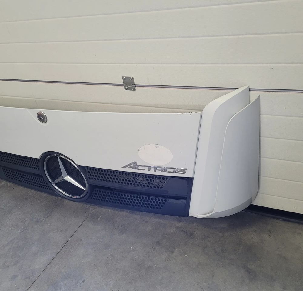ATRAPA MASKA ACTROS MP4 SZEROKA KABINA ORYGINAŁ - Kapotas - Sunkvežimis: foto 2 ATRAPA MASKA ACTROS MP4 SZEROKA KABINA ORYGINAŁ - Kapotas - Sunkvežimis: foto 2