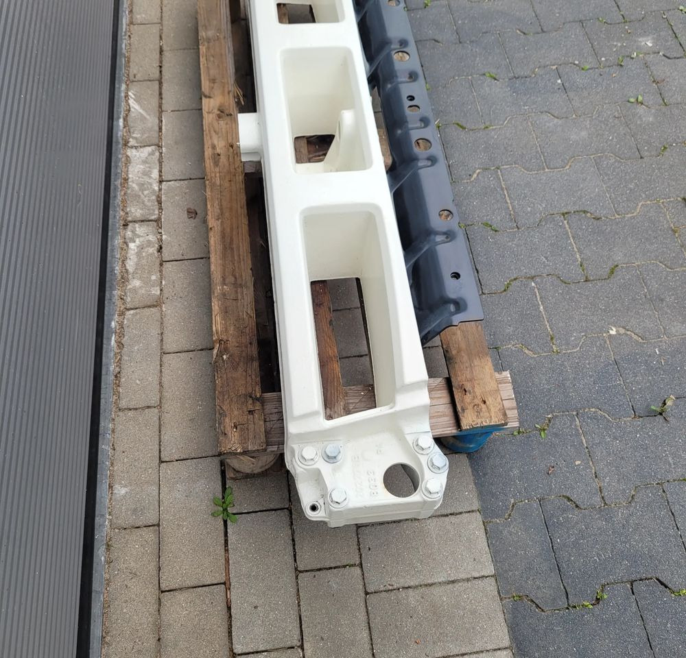 BELKA ZDERZAK VOLVO FMX ORYGINAŁ 21718915 CHWALIM116 - Kėbulas ir išorė - Sunkvežimis: foto 2 BELKA ZDERZAK VOLVO FMX ORYGINAŁ 21718915 CHWALIM116 - Kėbulas ir išorė - Sunkvežimis: foto 2