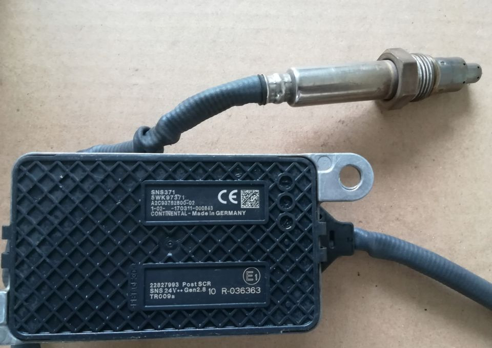 CZUJNIK NOX VOLVO 22827993 - Jutiklis: foto 1 CZUJNIK NOX VOLVO 22827993 - Jutiklis: foto 1