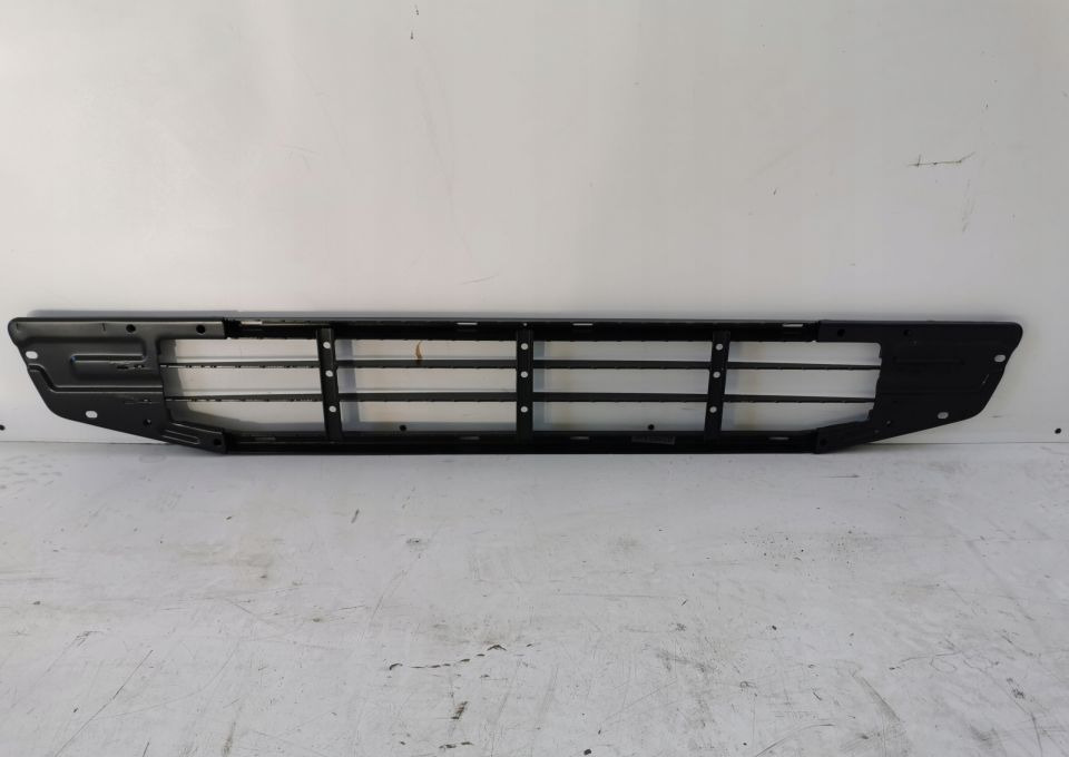 GRILL ATRAPA ŁAWKA VOLVO FH4 82255346 ORYGINAŁ - Kapotas: foto 2 GRILL ATRAPA ŁAWKA VOLVO FH4 82255346 ORYGINAŁ - Kapotas: foto 2