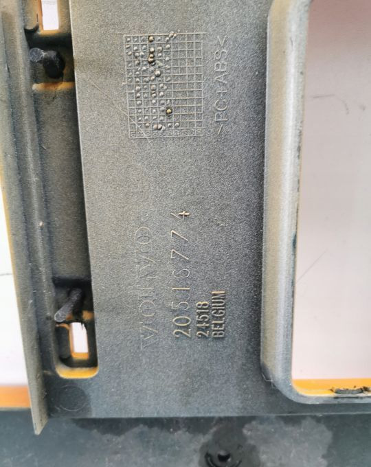 GRILL ATRAPA VOLVO Fh12 ORYGINAŁ - Grotelės - Sunkvežimis: foto 4 GRILL ATRAPA VOLVO Fh12 ORYGINAŁ - Grotelės - Sunkvežimis: foto 4