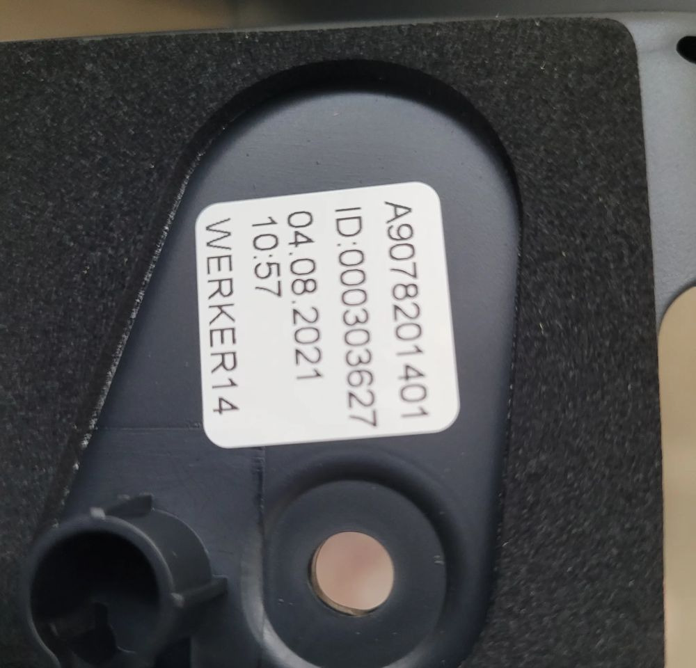 KAMERA TYL MERCEDES SPRINTER NOWY ORYGINAŁ A9079055107 - Kėbulas ir išorė - Sunkvežimis: foto 3 KAMERA TYL MERCEDES SPRINTER NOWY ORYGINAŁ A9079055107 - Kėbulas ir išorė - Sunkvežimis: foto 3