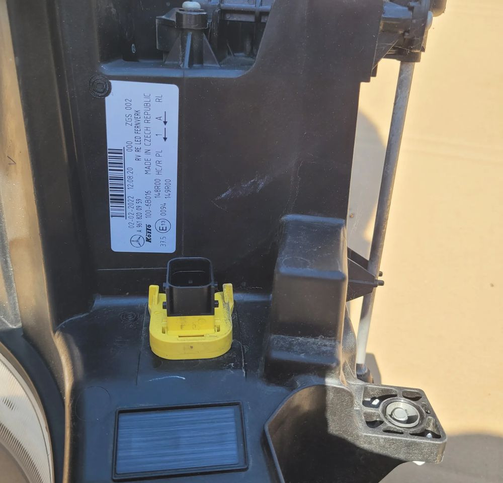 LAMPA FULL LED MERCRDES ACTROS MP5 ORYGINAŁ RH CHWALIM116 - Apšvietimas - Sunkvežimis: foto 3 LAMPA FULL LED MERCRDES ACTROS MP5 ORYGINAŁ RH CHWALIM116 - Apšvietimas - Sunkvežimis: foto 3