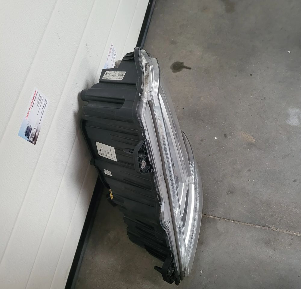 LAMPA LED LH VOLVO FH5 ORYGINAŁ 24056511 CHWALIM116 - Apšvietimas - Sunkvežimis: foto 2 LAMPA LED LH VOLVO FH5 ORYGINAŁ 24056511 CHWALIM116 - Apšvietimas - Sunkvežimis: foto 2
