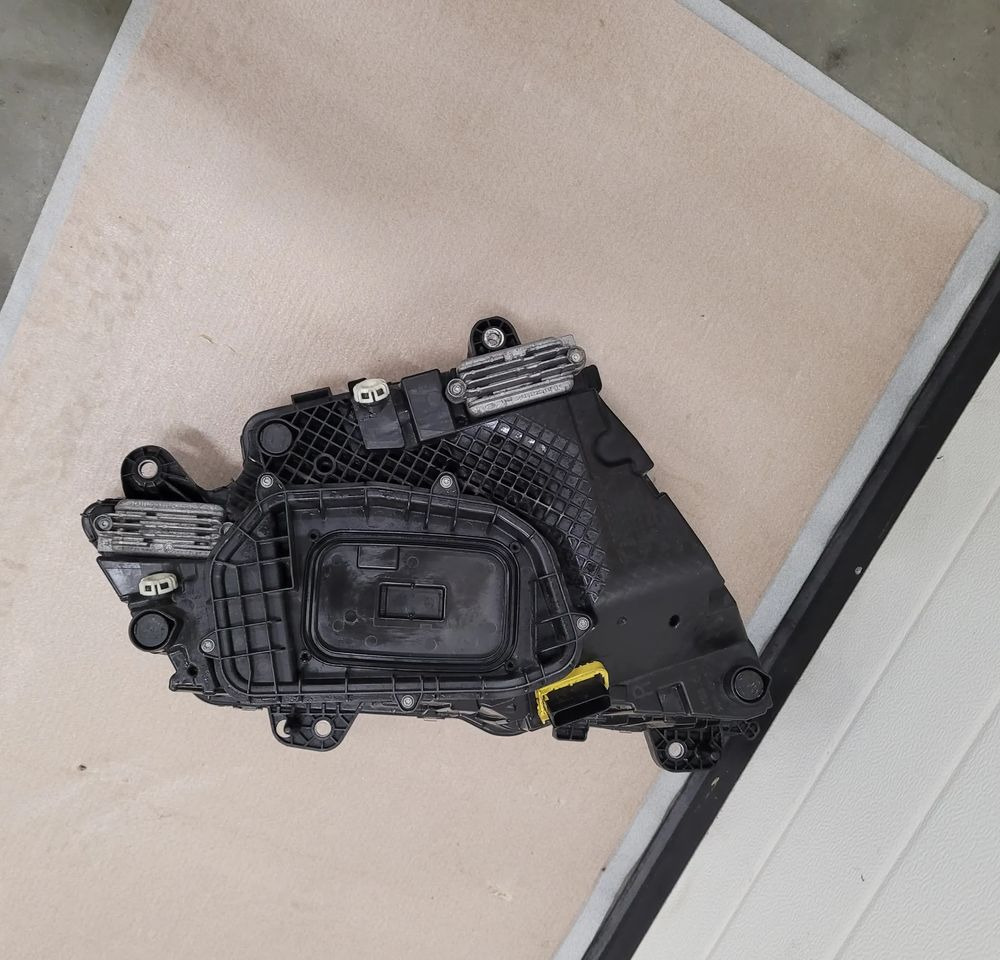 LAMPA LED VOLVO FH5 RH 23752671 ORYGINAŁ - Apšvietimas - Sunkvežimis: foto 4 LAMPA LED VOLVO FH5 RH 23752671 ORYGINAŁ - Apšvietimas - Sunkvežimis: foto 4
