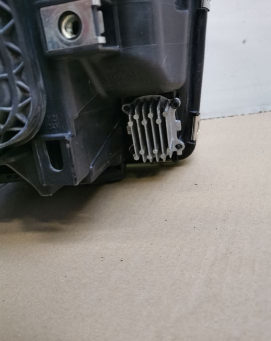 LAMPA XENON MAN TGX TGS RH.ORYGINAŁ LIFT MOCNY LED - Priekinis žibintas - Sunkvežimis: foto 4 LAMPA XENON MAN TGX TGS RH.ORYGINAŁ LIFT MOCNY LED - Priekinis žibintas - Sunkvežimis: foto 4