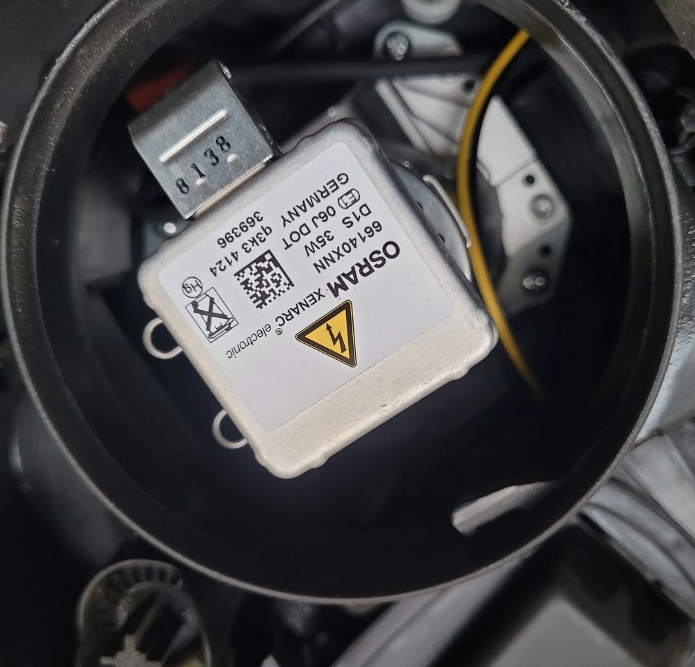 LAMPA XENON RENAULT RANGE T PRAWA LEWA - Apšvietimas - Sunkvežimis: foto 5 LAMPA XENON RENAULT RANGE T PRAWA LEWA - Apšvietimas - Sunkvežimis: foto 5