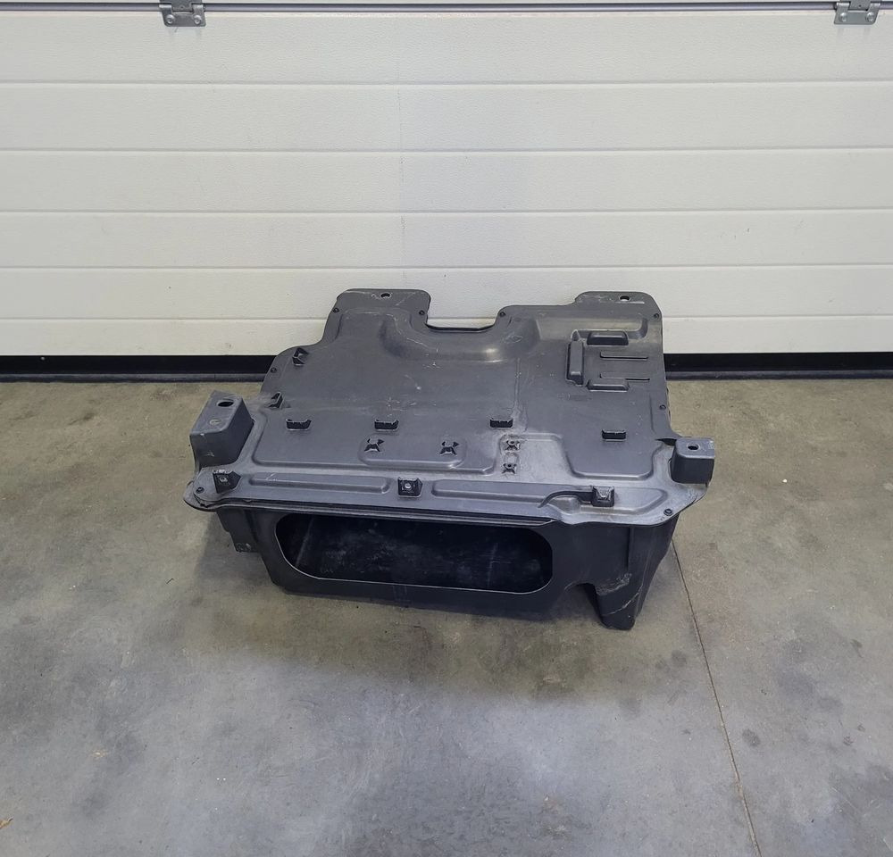 SCHOWEK BOCZNY RENAULT GAMA T 82226073 CHWALIM116 - Kėbulas ir išorė - Sunkvežimis: foto 1 SCHOWEK BOCZNY RENAULT GAMA T 82226073 CHWALIM116 - Kėbulas ir išorė - Sunkvežimis: foto 1